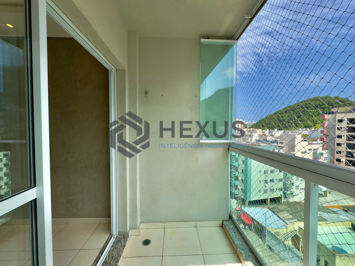 Foto 9 de Apartamento reformado com varanda vista mar e lazer na Enseada, Guarujá