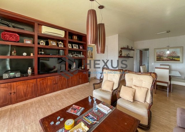 Foto 12 de Apartamento frente mar com varanda vista mar e lazer a 1 quadra da praia nas Pitangueiras, Guarujá