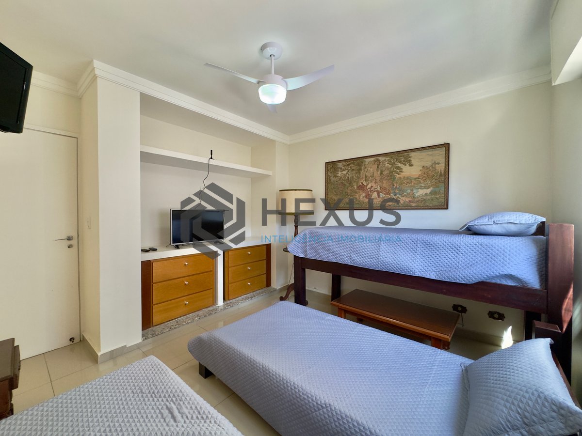 Foto 13 de Apartamento com varanda a 1 quadra da praia nas Pitangueiras, Guarujá