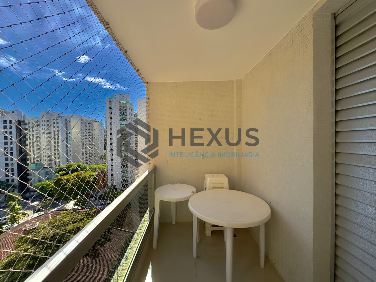 Foto 17 de Apartamento com varanda a 1 quadra da praia nas Pitangueiras, Guarujá