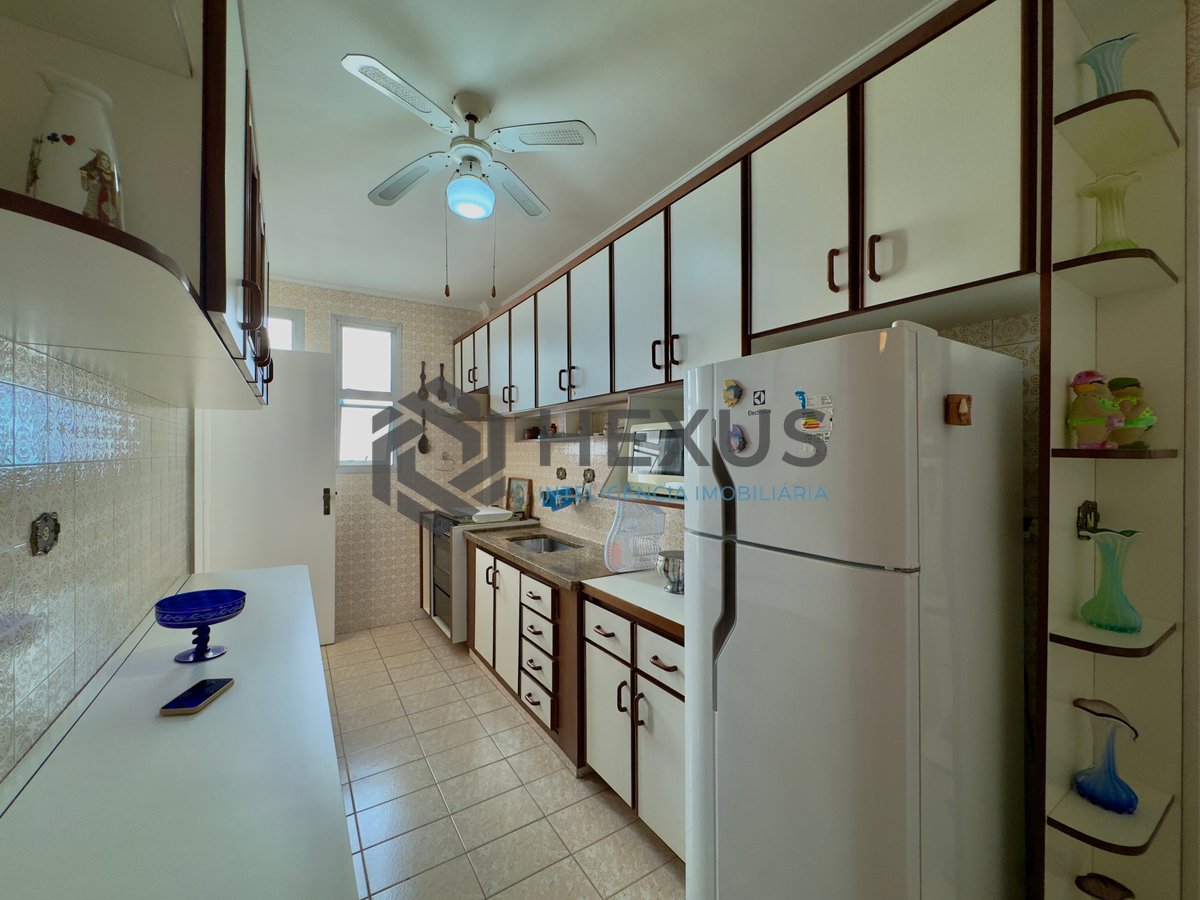 Foto 26 de Apartamento com varanda a 1 quadra da praia nas Pitangueiras, Guarujá
