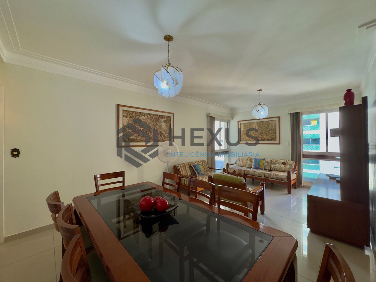 Foto 4 de Apartamento com varanda a 1 quadra da praia nas Pitangueiras, Guarujá