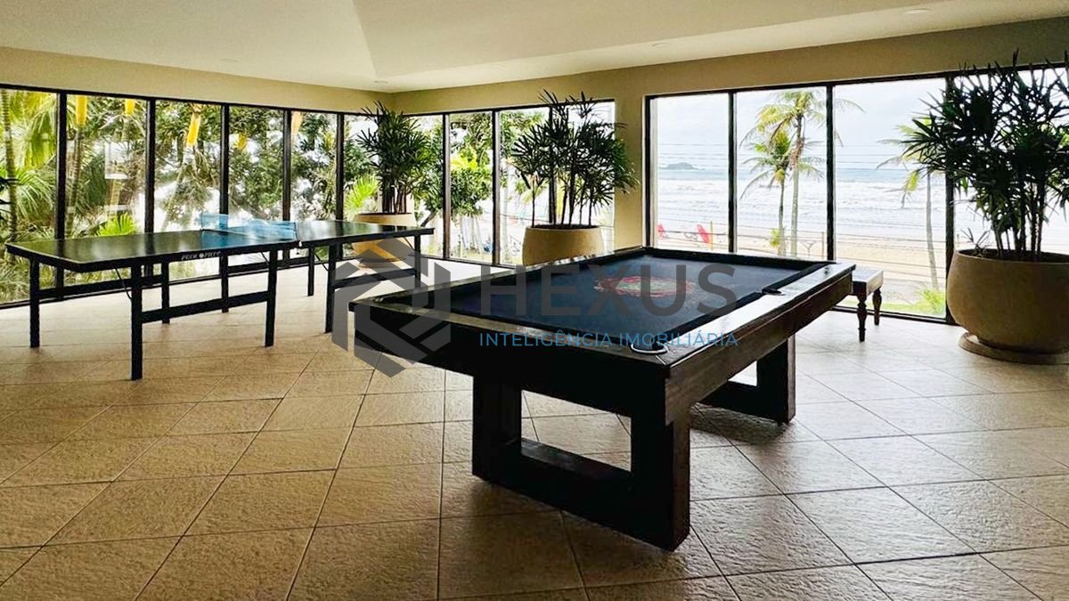 Foto 36 de Apartamento frente mar com varanda e lazer na Enseada, Guarujá