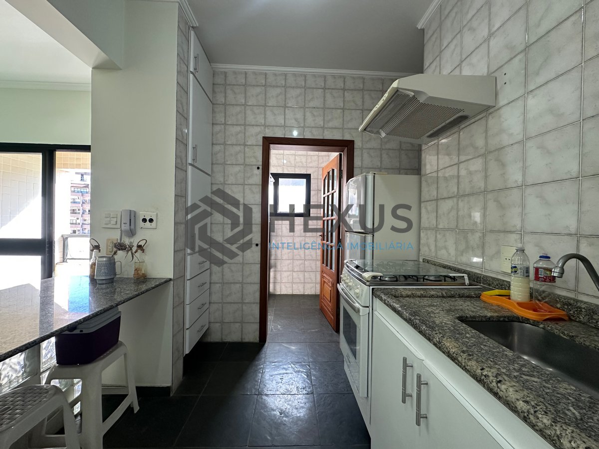 Foto 6 de Apartamento com varanda e lazer na Enseada, Guarujá