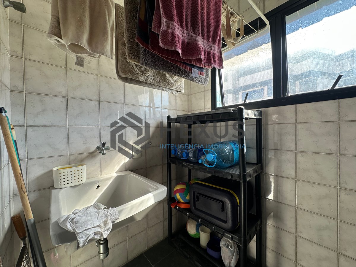 Foto 9 de Apartamento com varanda e lazer na Enseada, Guarujá