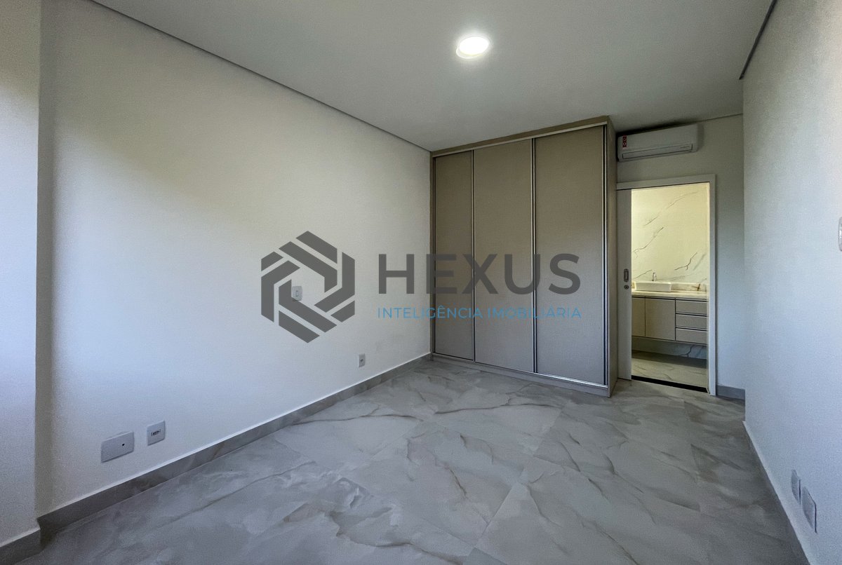 Foto 34 de Apartamento reformado com varanda vista mar e lazer a 1 quadra da praia nas Pitangueiras, Guarujá