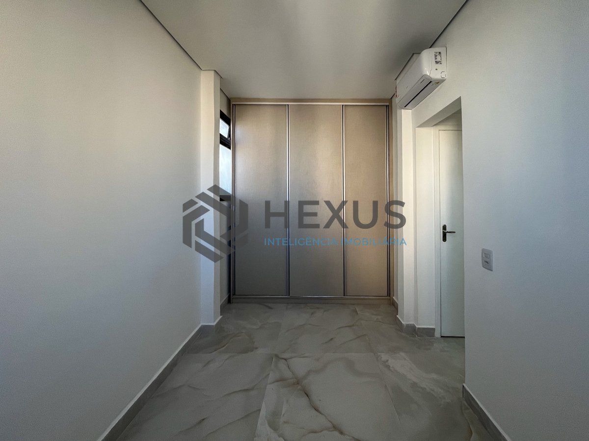 Foto 40 de Apartamento reformado com varanda vista mar e lazer a 1 quadra da praia nas Pitangueiras, Guarujá