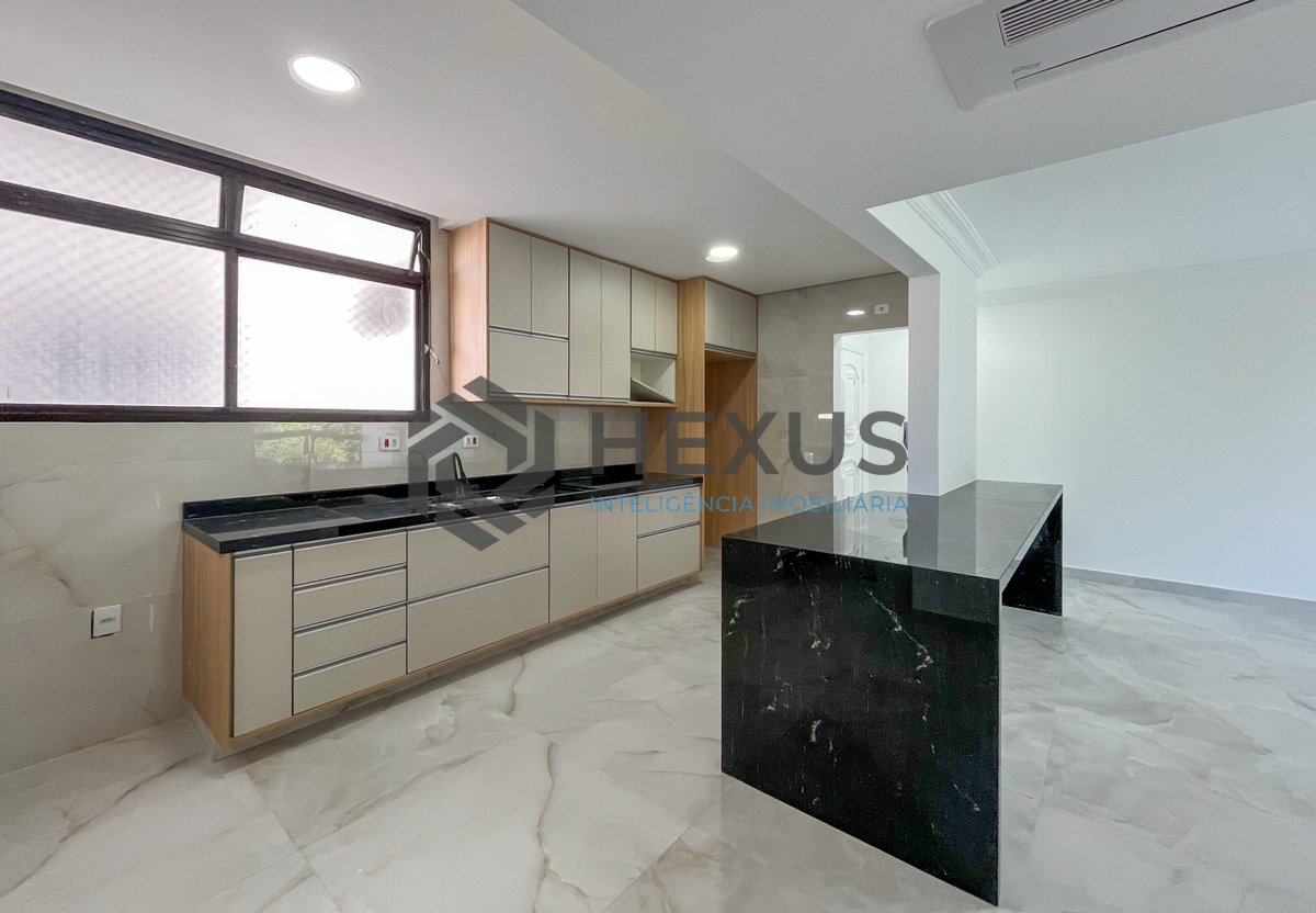 Foto 10 de Apartamento reformado com varanda vista mar e lazer a 1 quadra da praia nas Pitangueiras, Guarujá