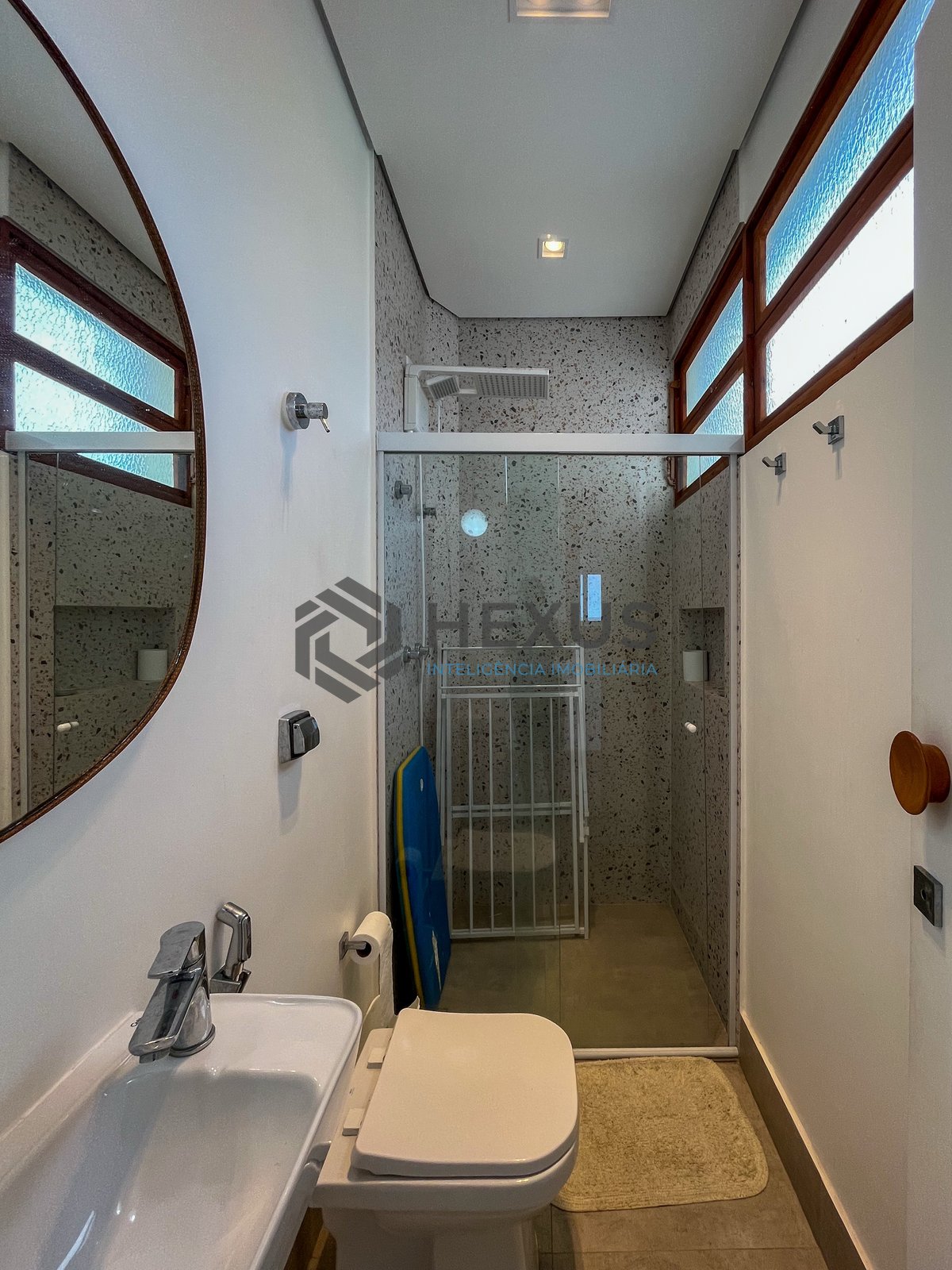 Foto 41 de Apartamento frente mar e lazer nas Pitangueiras, Guarujá