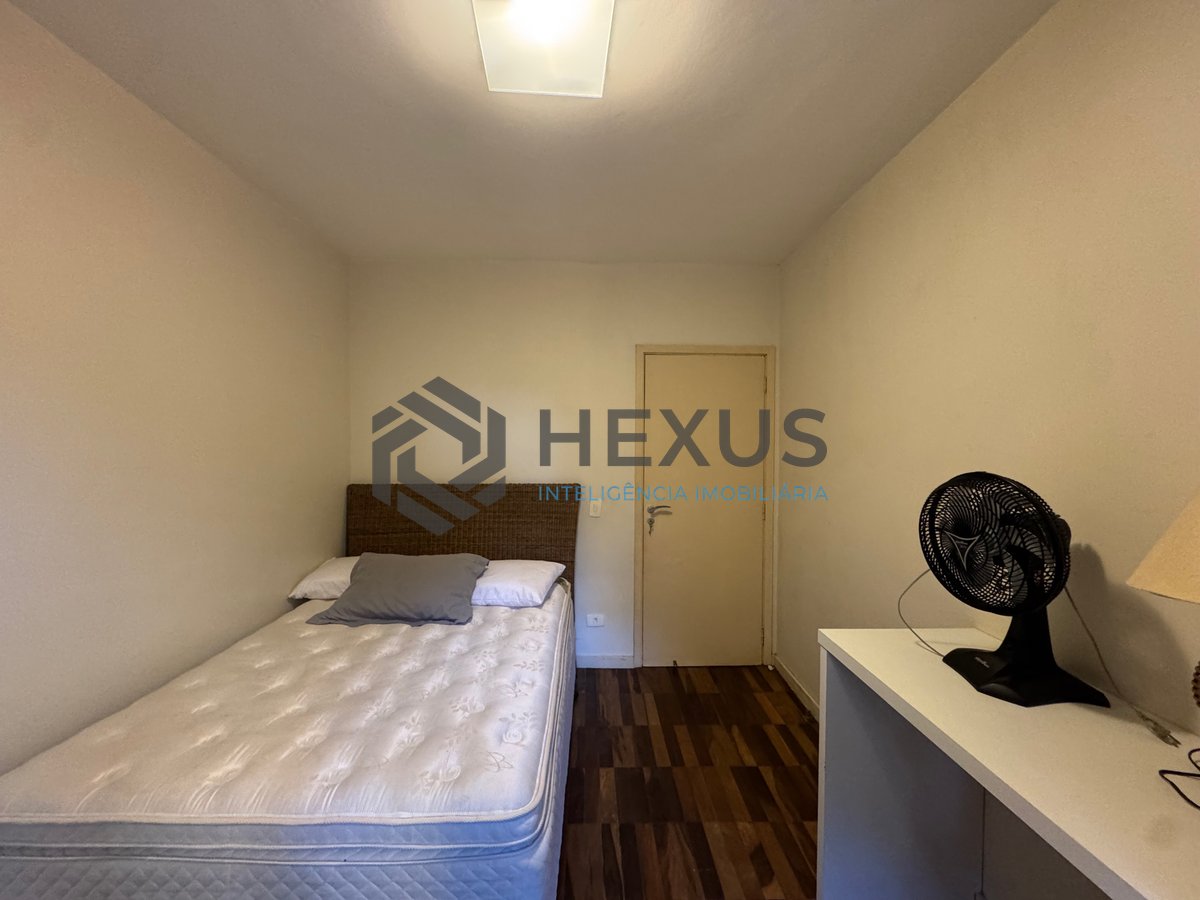 Foto 5 de Apartamento reformado e lazer a 1 quadra da praia no Jardim Astúrias, Guarujá
