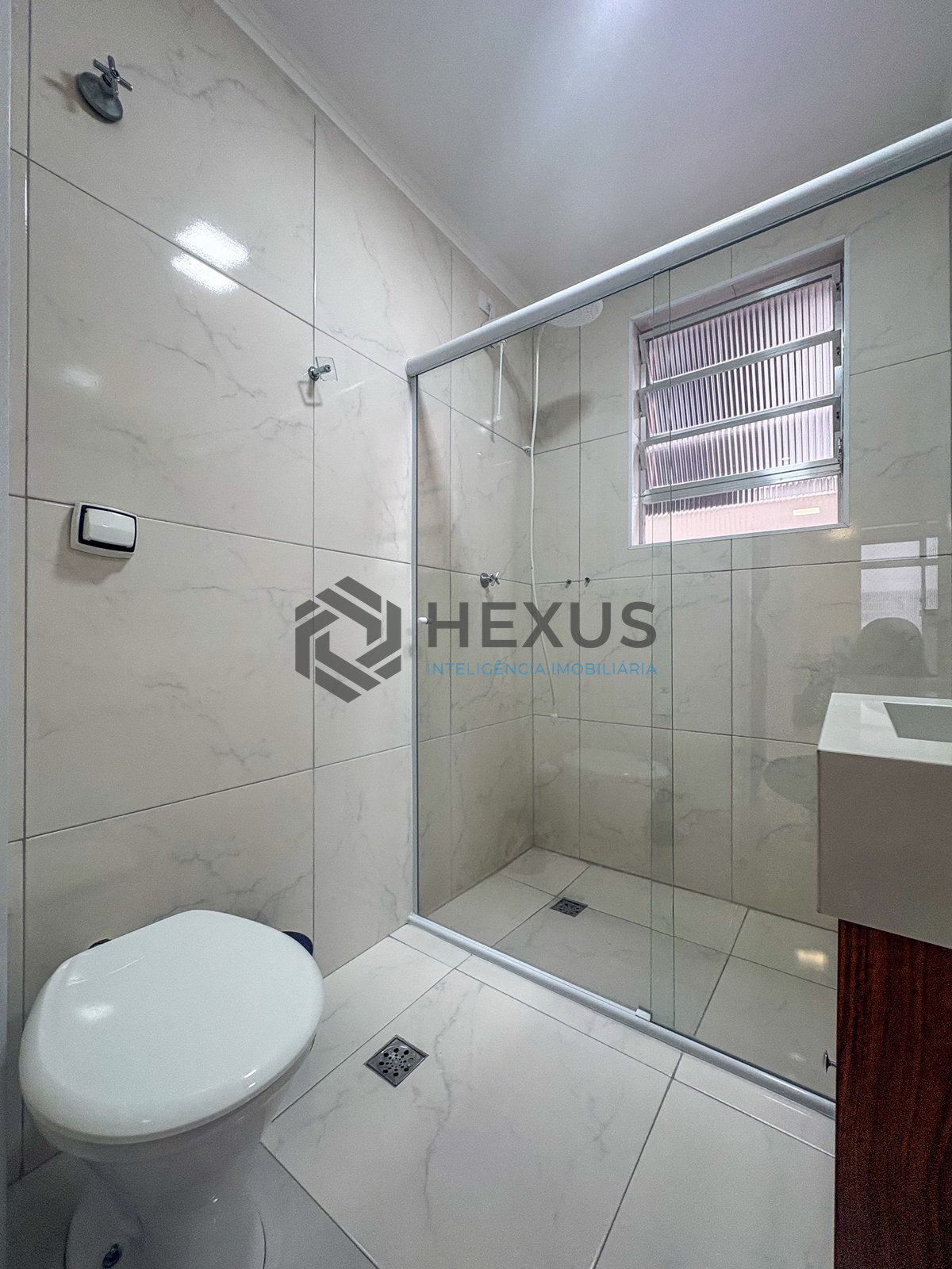 Foto 6 de Apartamento reformado com lazer na Enseada, Guarujá
