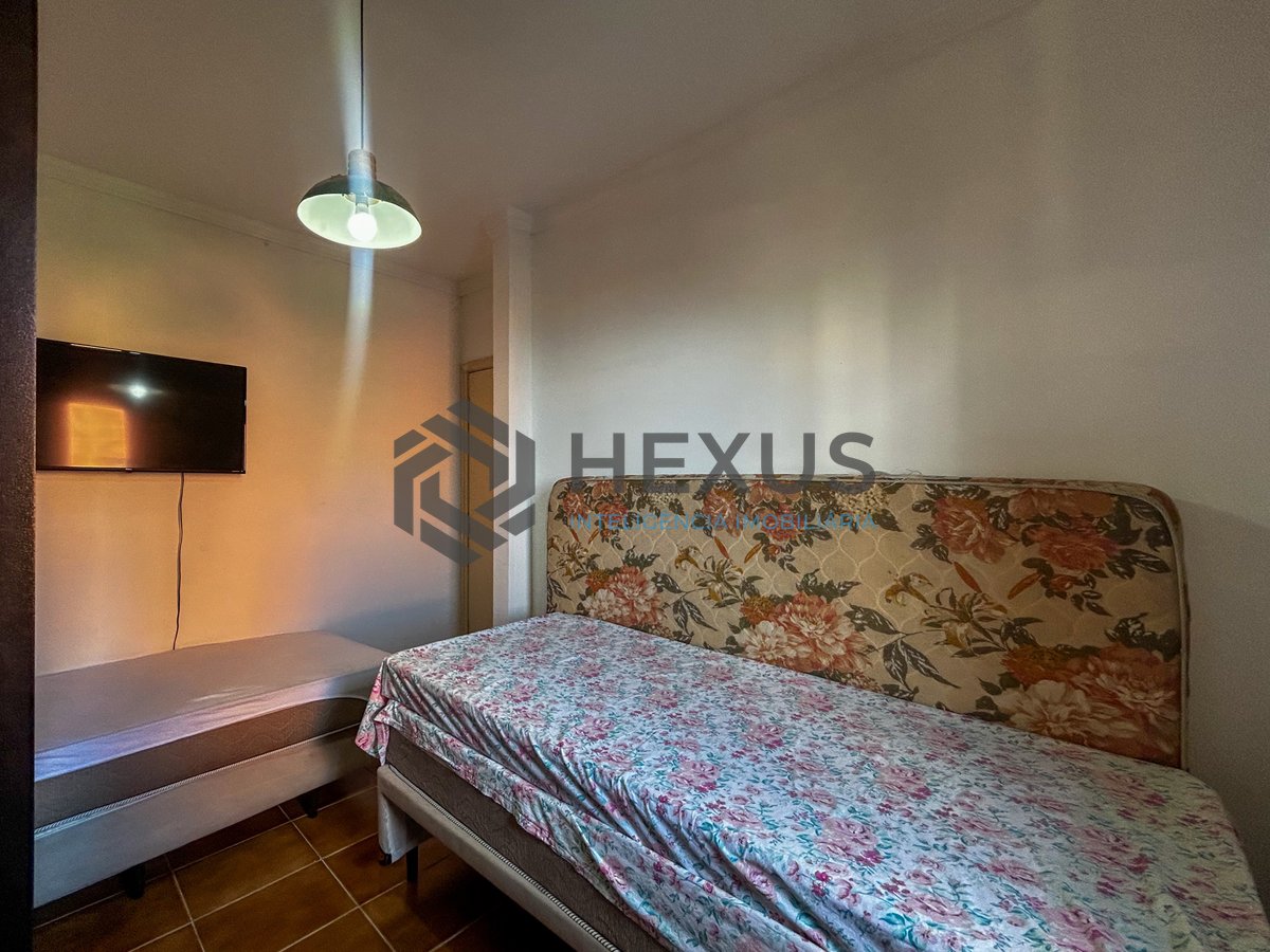 Foto 11 de Apartamento com varanda e lazer a 150m da praia na Enseada, Guarujá