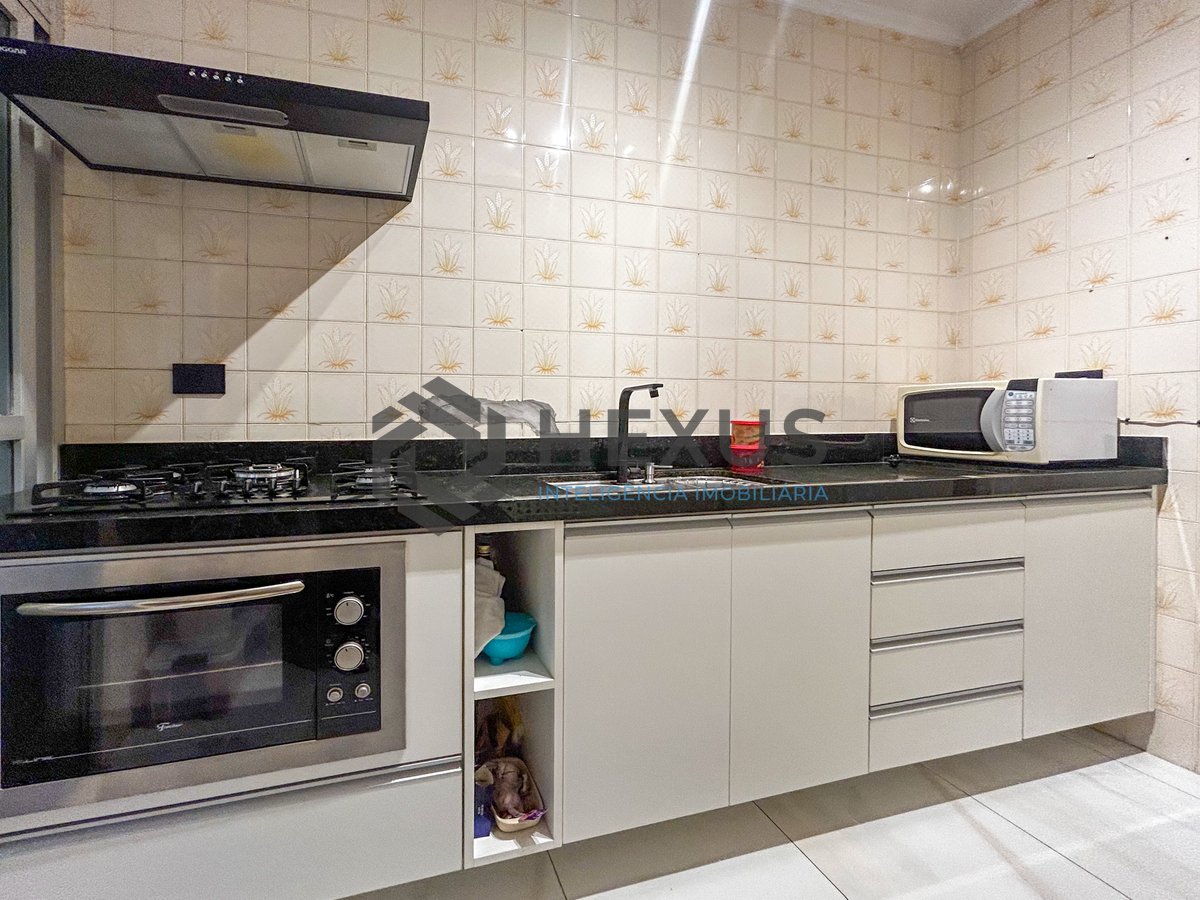 Foto 21 de Apartamento com varanda e lazer a 150m da praia na Enseada, Guarujá