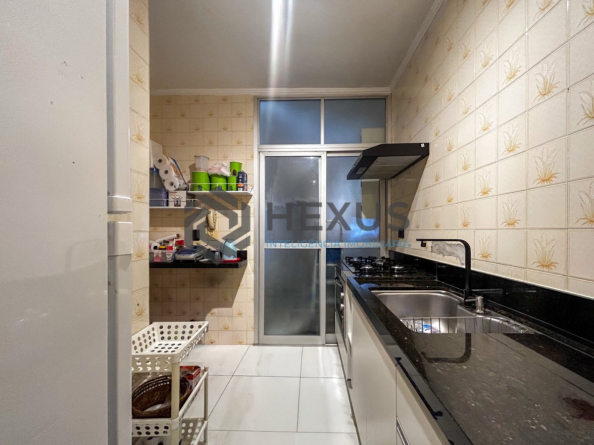 Foto 22 de Apartamento com varanda e lazer a 150m da praia na Enseada, Guarujá