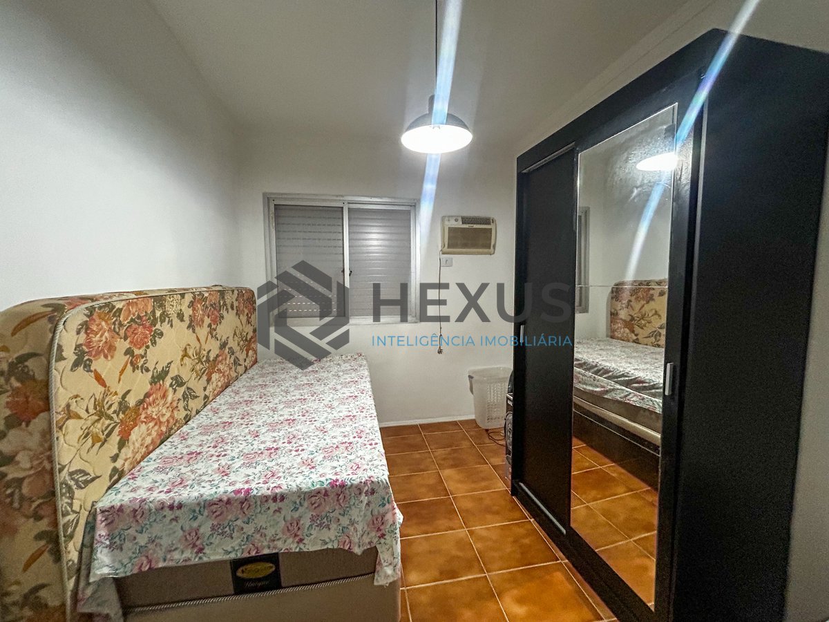 Foto 10 de Apartamento com varanda e lazer a 150m da praia na Enseada, Guarujá