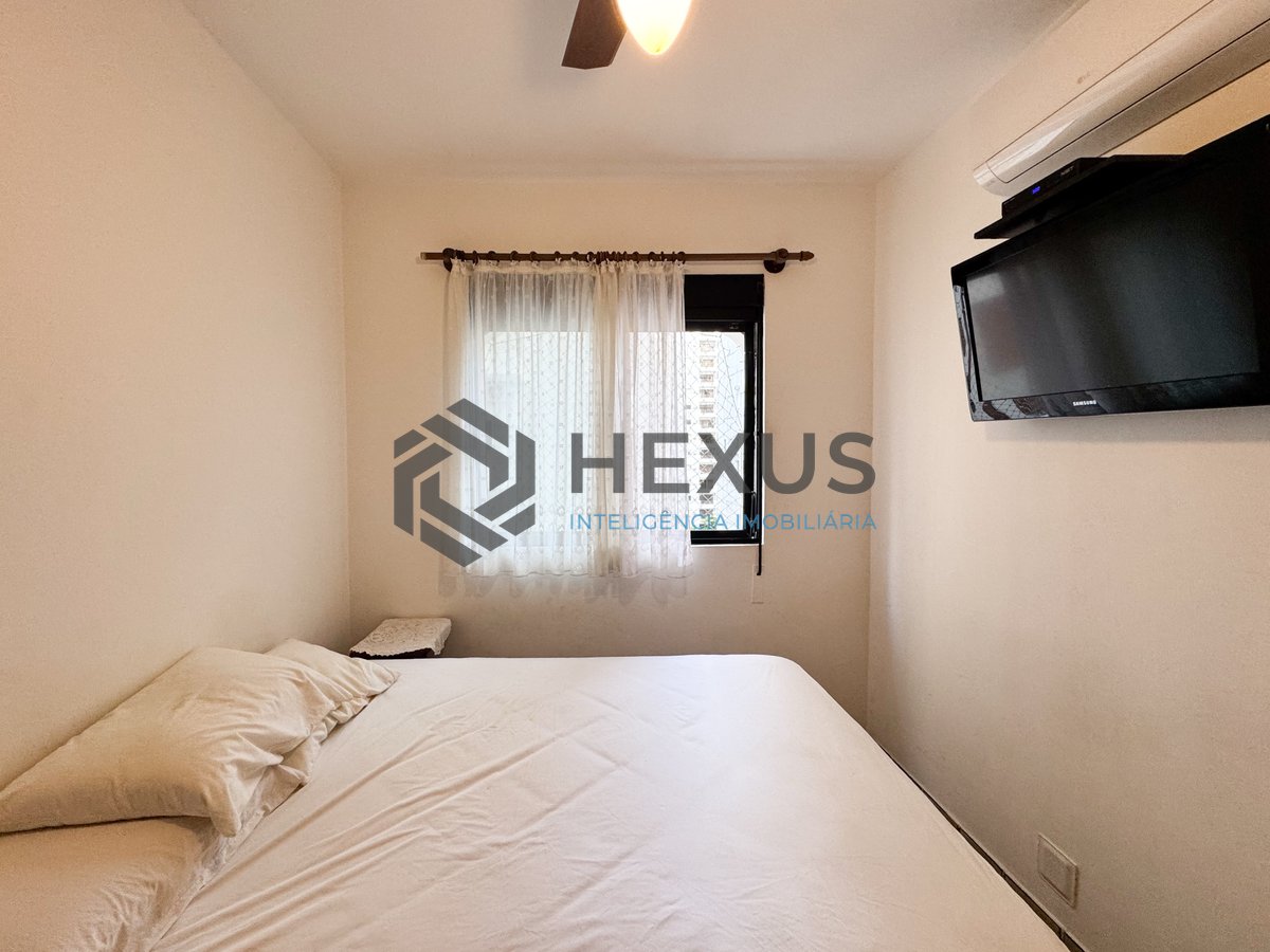 Foto 14 de Apartamento com varanda e lazer a 240m da praia nas Pitangueiras, Guarujá