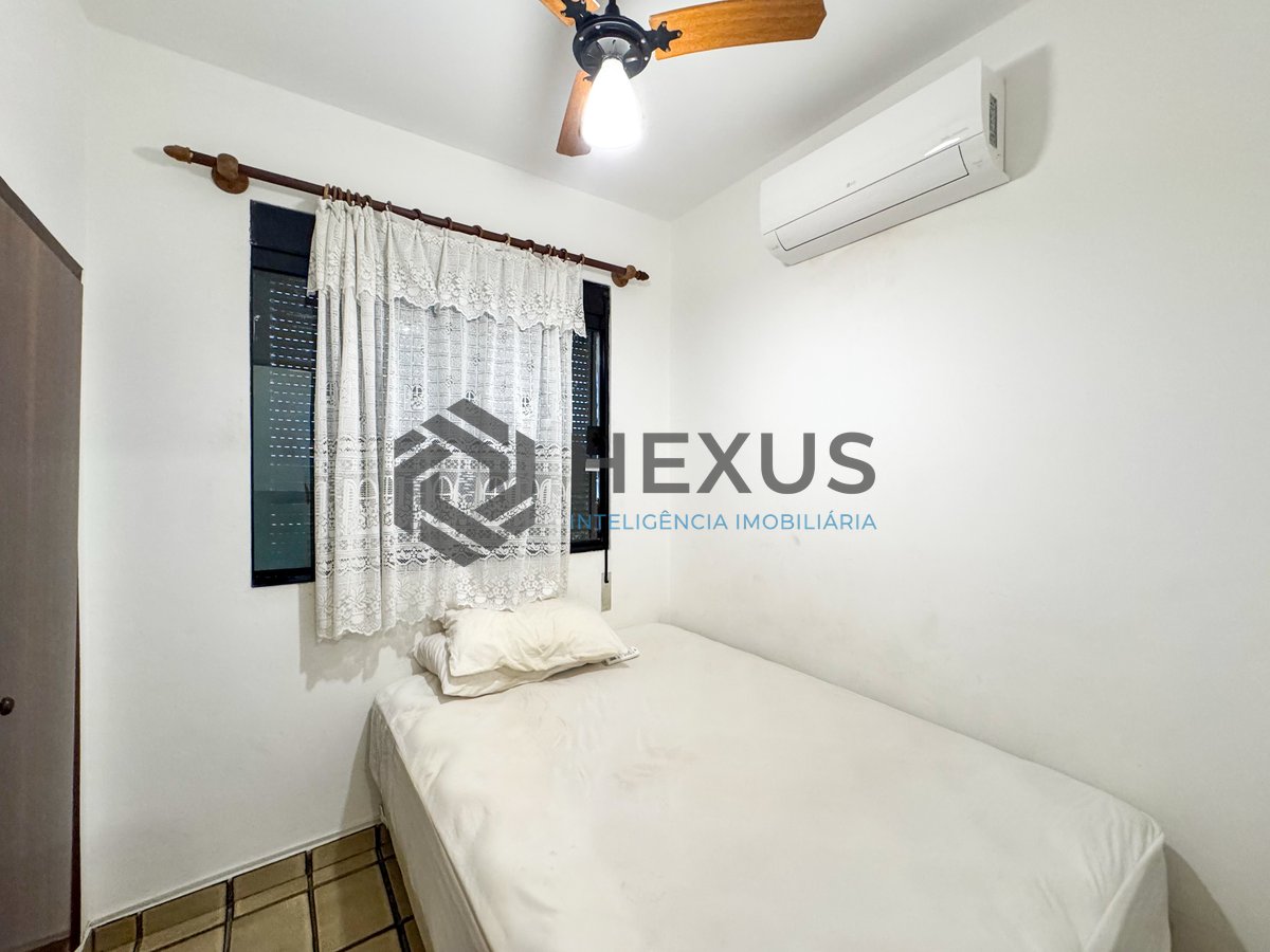 Foto 15 de Apartamento com varanda e lazer a 240m da praia nas Pitangueiras, Guarujá