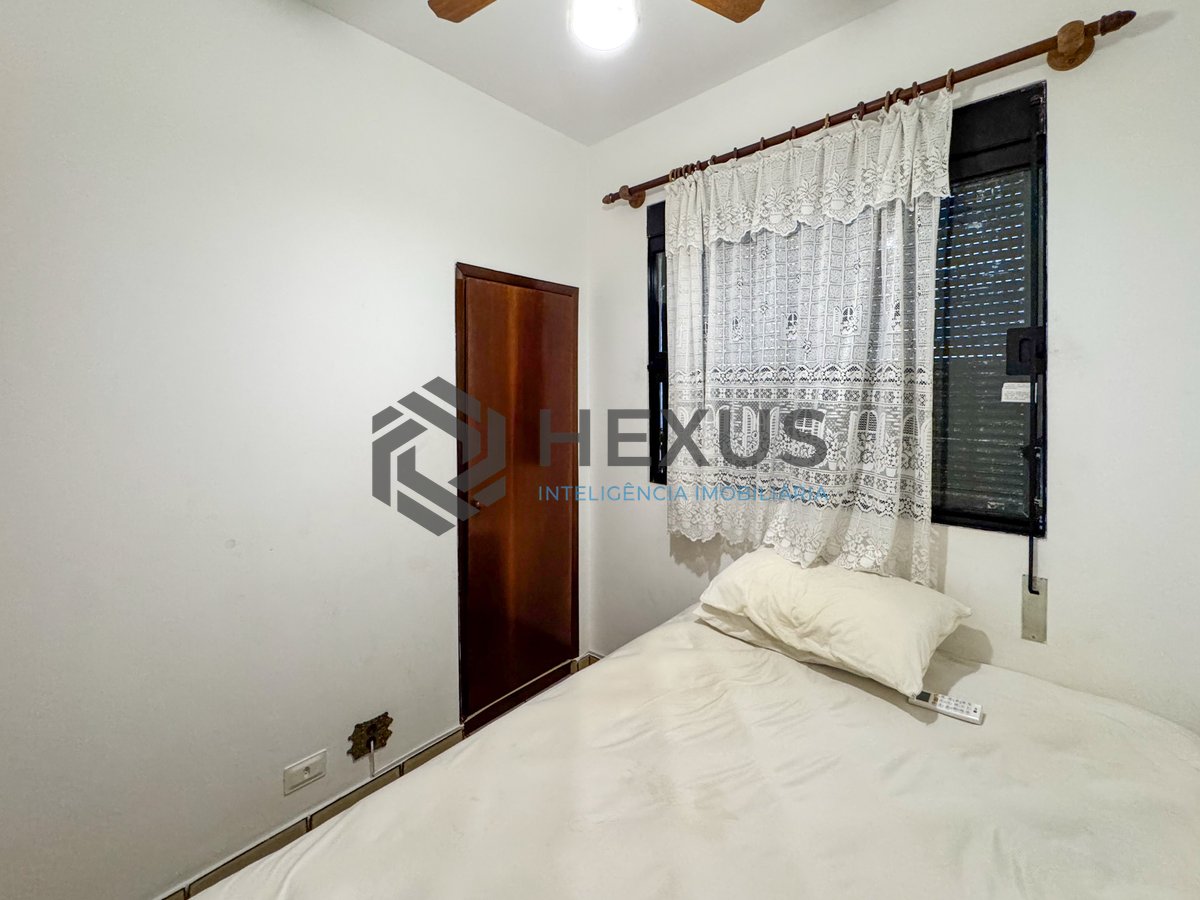 Foto 17 de Apartamento com varanda e lazer a 240m da praia nas Pitangueiras, Guarujá