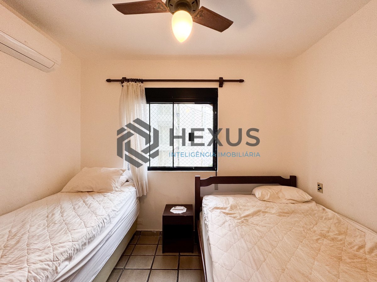 Foto 20 de Apartamento com varanda e lazer a 240m da praia nas Pitangueiras, Guarujá
