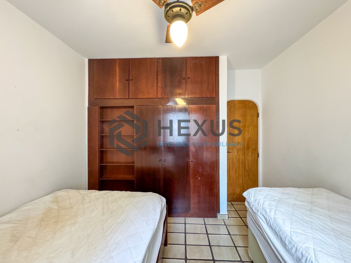 Foto 21 de Apartamento com varanda e lazer a 240m da praia nas Pitangueiras, Guarujá