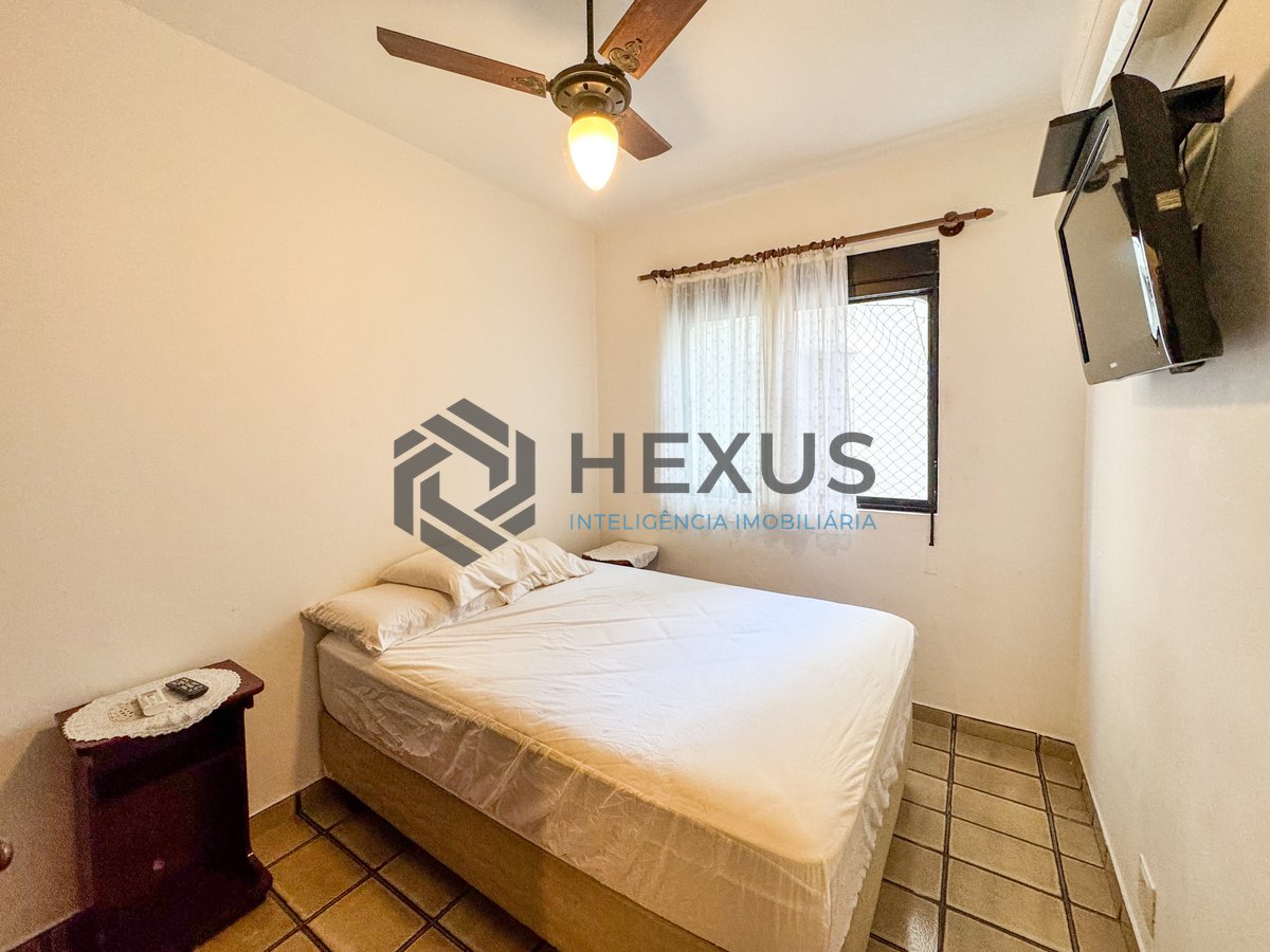 Foto 10 de Apartamento com varanda e lazer a 240m da praia nas Pitangueiras, Guarujá