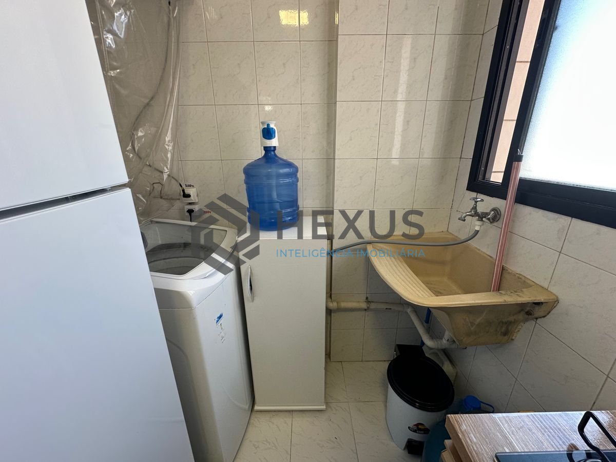 Foto 9 de Apartamento com varanda e lazer a 500m da praia na Enseada, Guarujá