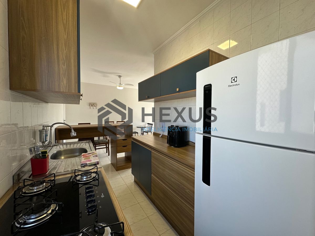 Foto 10 de Apartamento com varanda e lazer a 500m da praia na Enseada, Guarujá