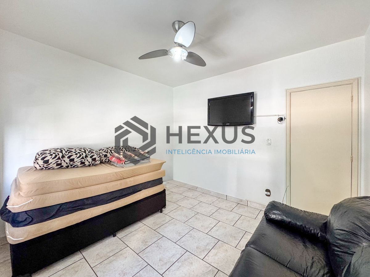 Foto 8 de Apartamento reformado a 150m da praia no Jardim Astúrias, Guarujá