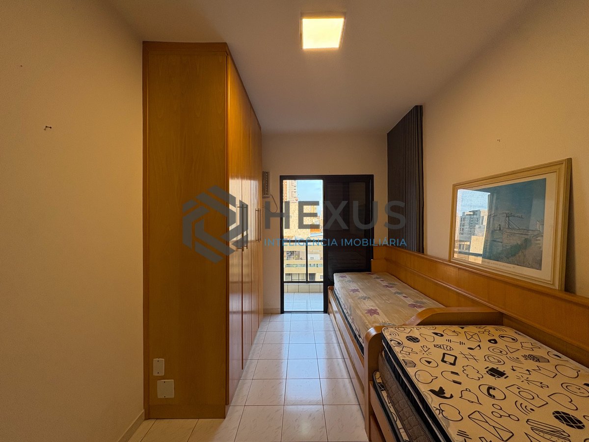 Foto 13 de Apartamento com varanda vista mar e lazer na Enseada, Guarujá