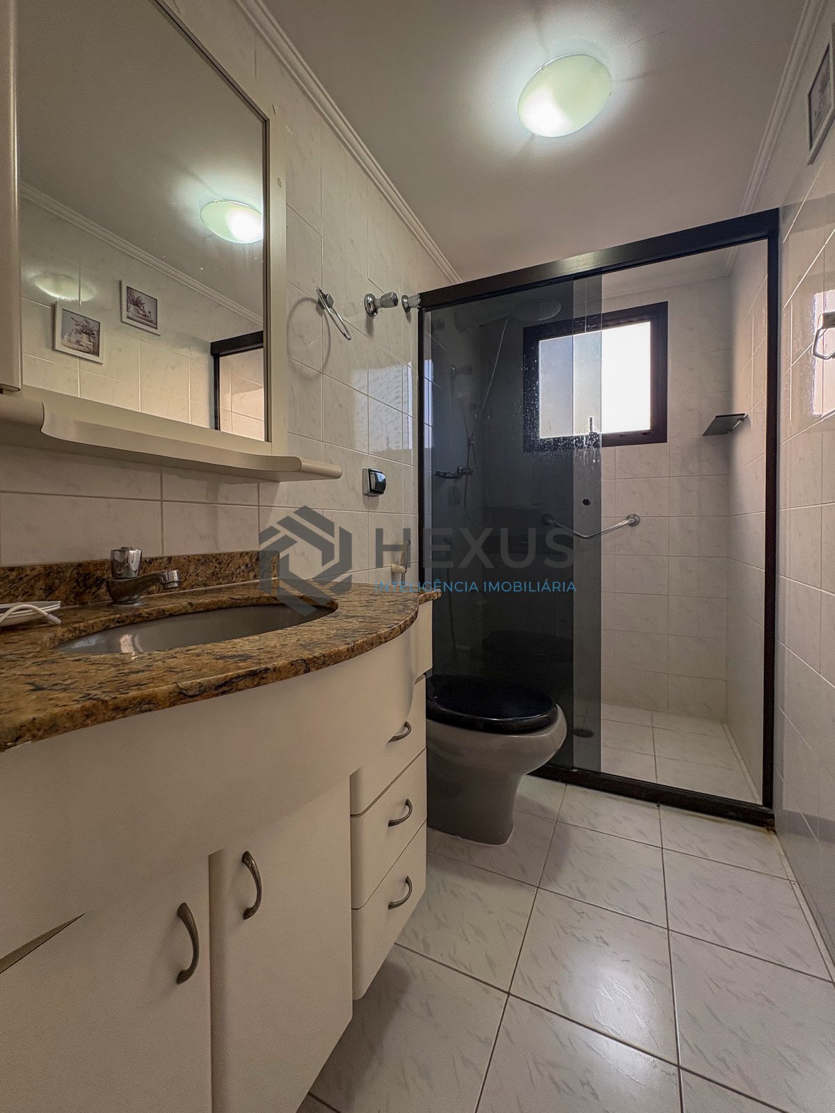 Foto 8 de Apartamento com varanda vista mar e lazer na Enseada, Guarujá