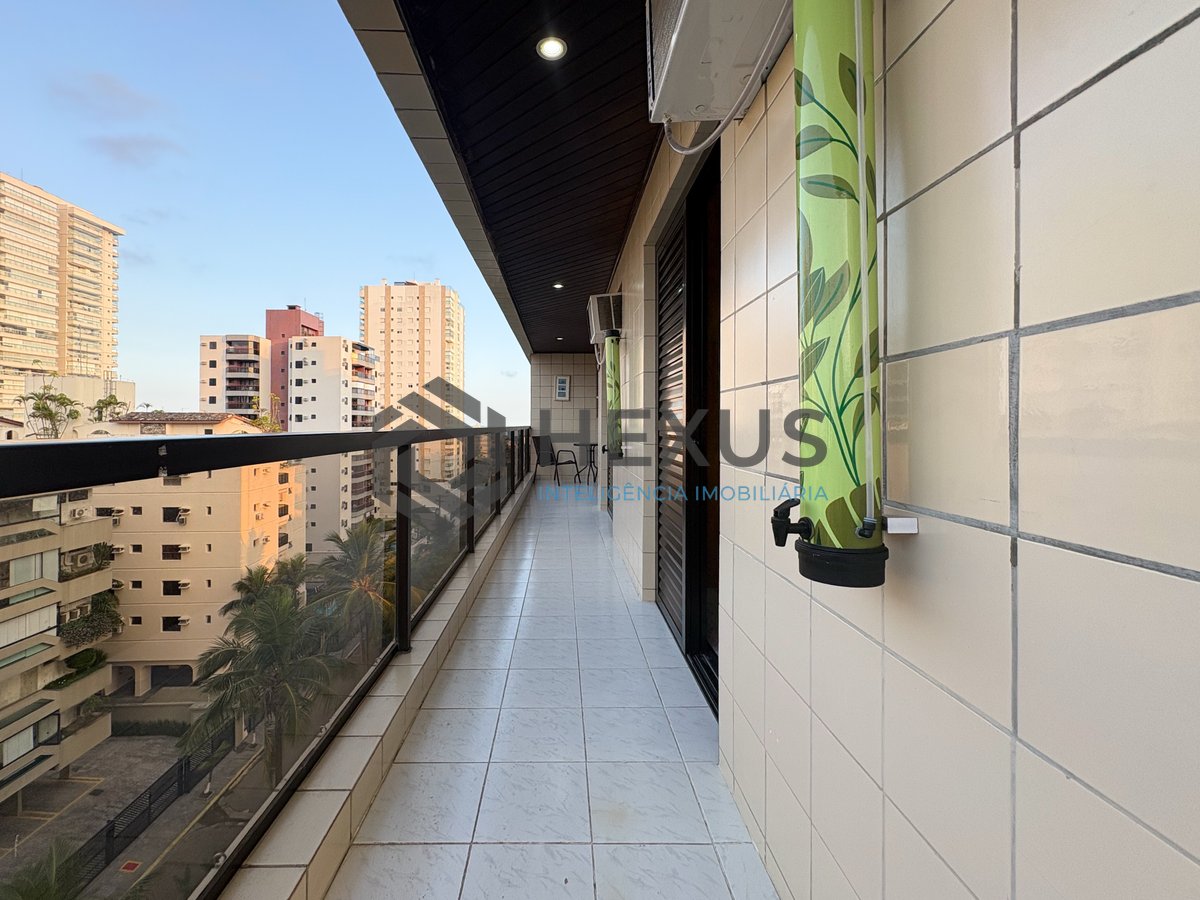 Foto 9 de Apartamento com varanda vista mar e lazer na Enseada, Guarujá
