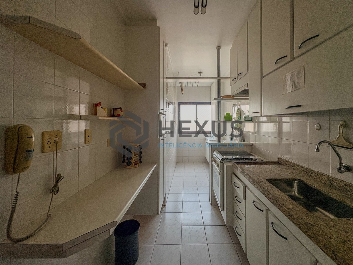 Foto 18 de Apartamento com varanda vista mar e lazer na Enseada, Guarujá