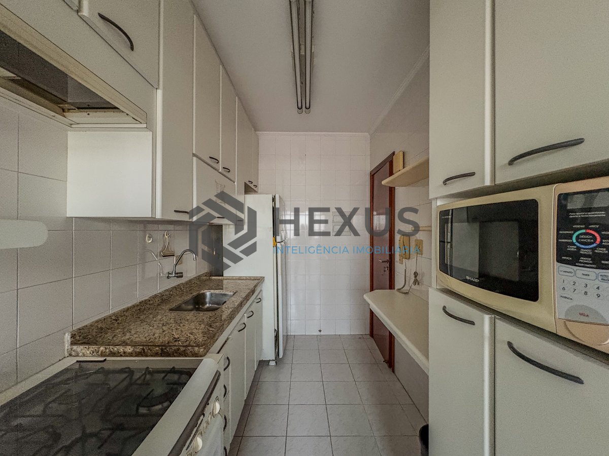 Foto 19 de Apartamento com varanda vista mar e lazer na Enseada, Guarujá