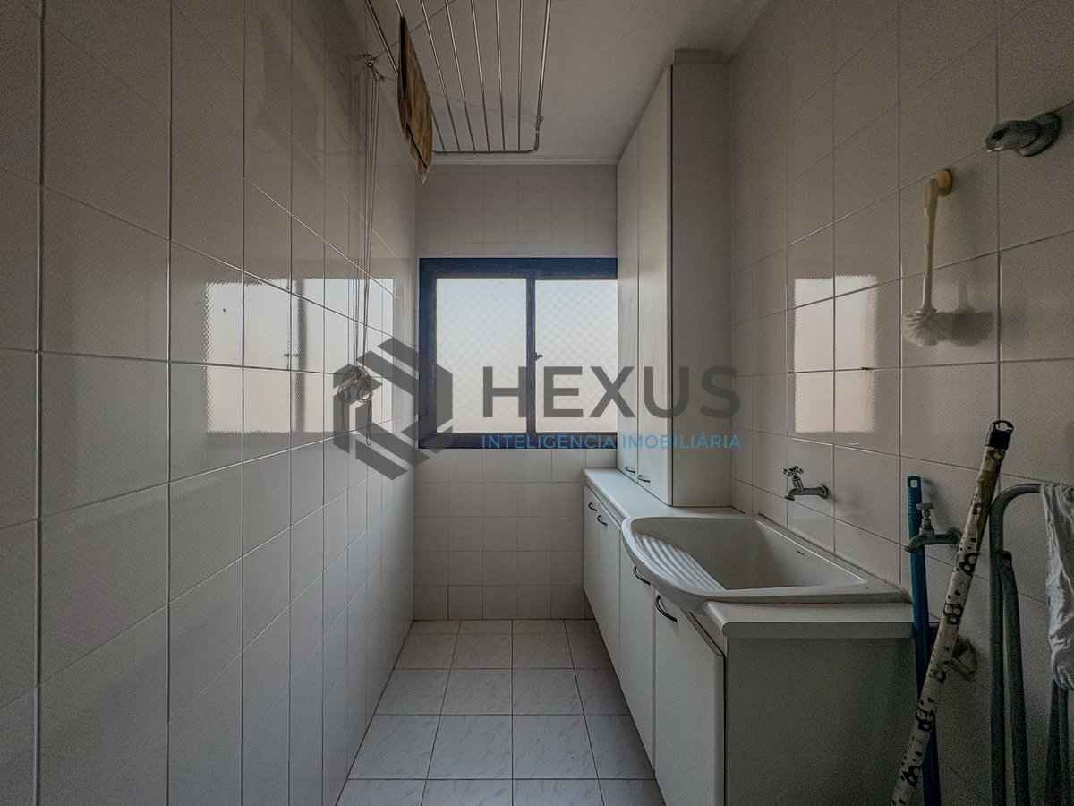 Foto 20 de Apartamento com varanda vista mar e lazer na Enseada, Guarujá