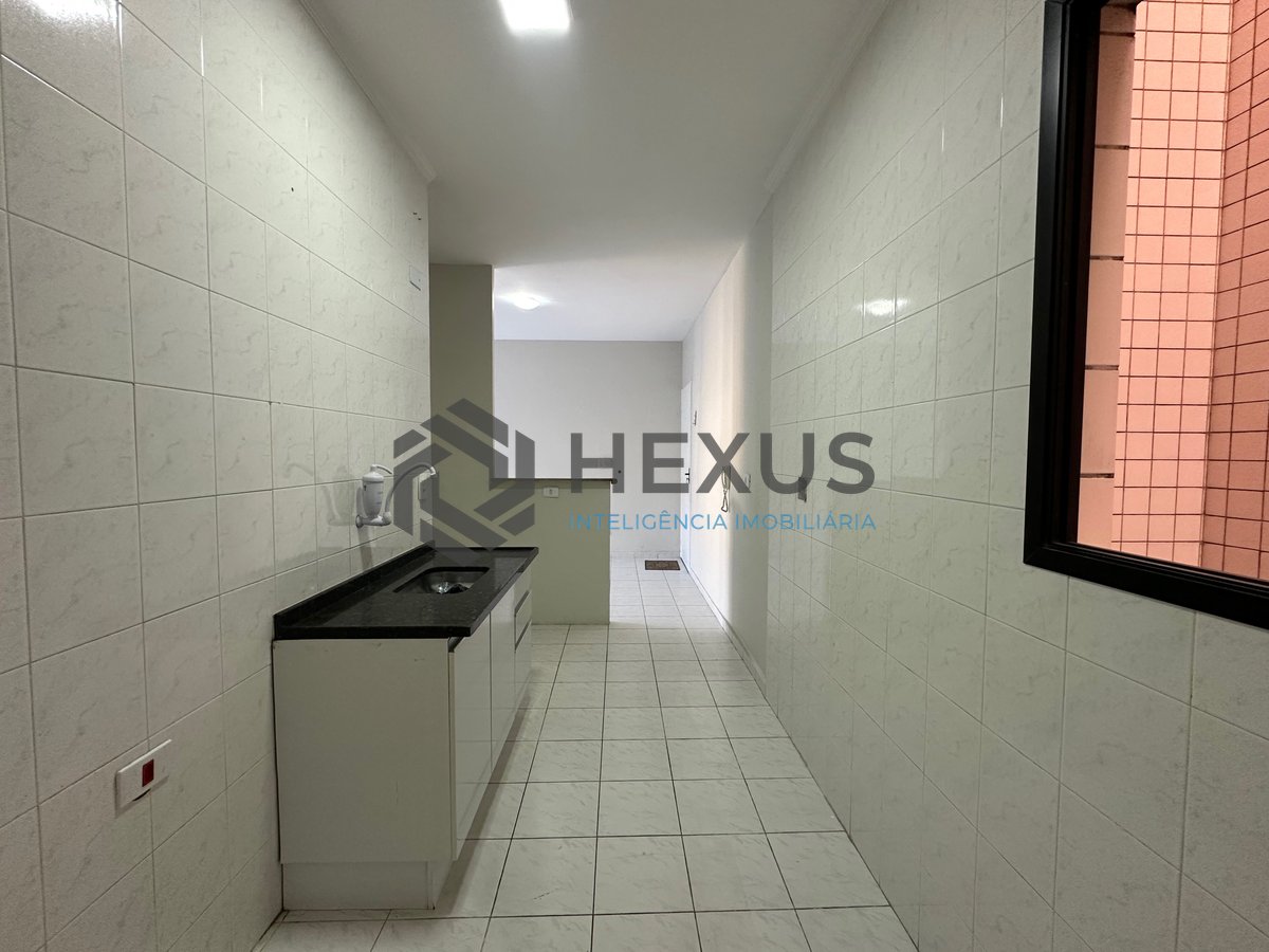 Foto 12 de Apartamento com varanda e lazer a 500m da praia na Enseada, Guarujá