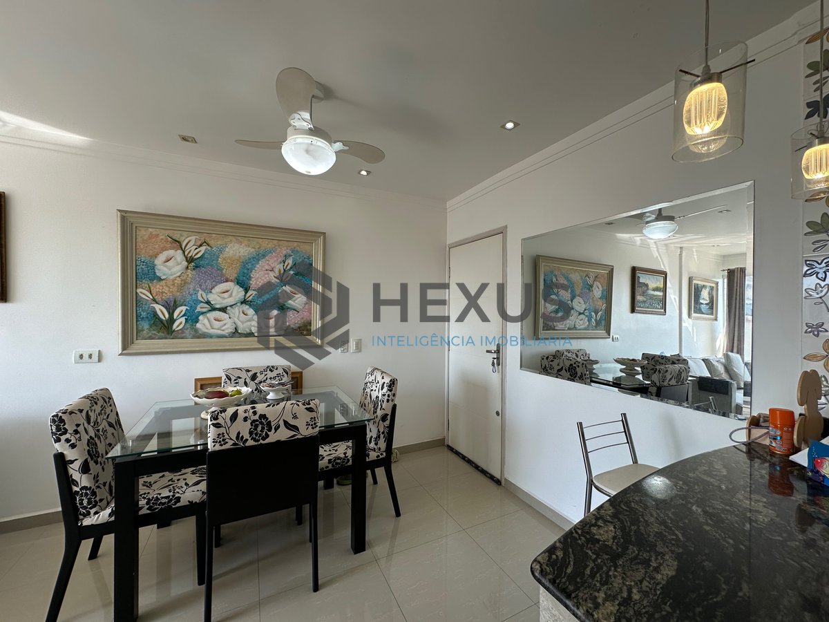 Foto 15 de Apartamento reformado com varanda vista mar e lazer a 500m da praia na Enseada, Guarujá