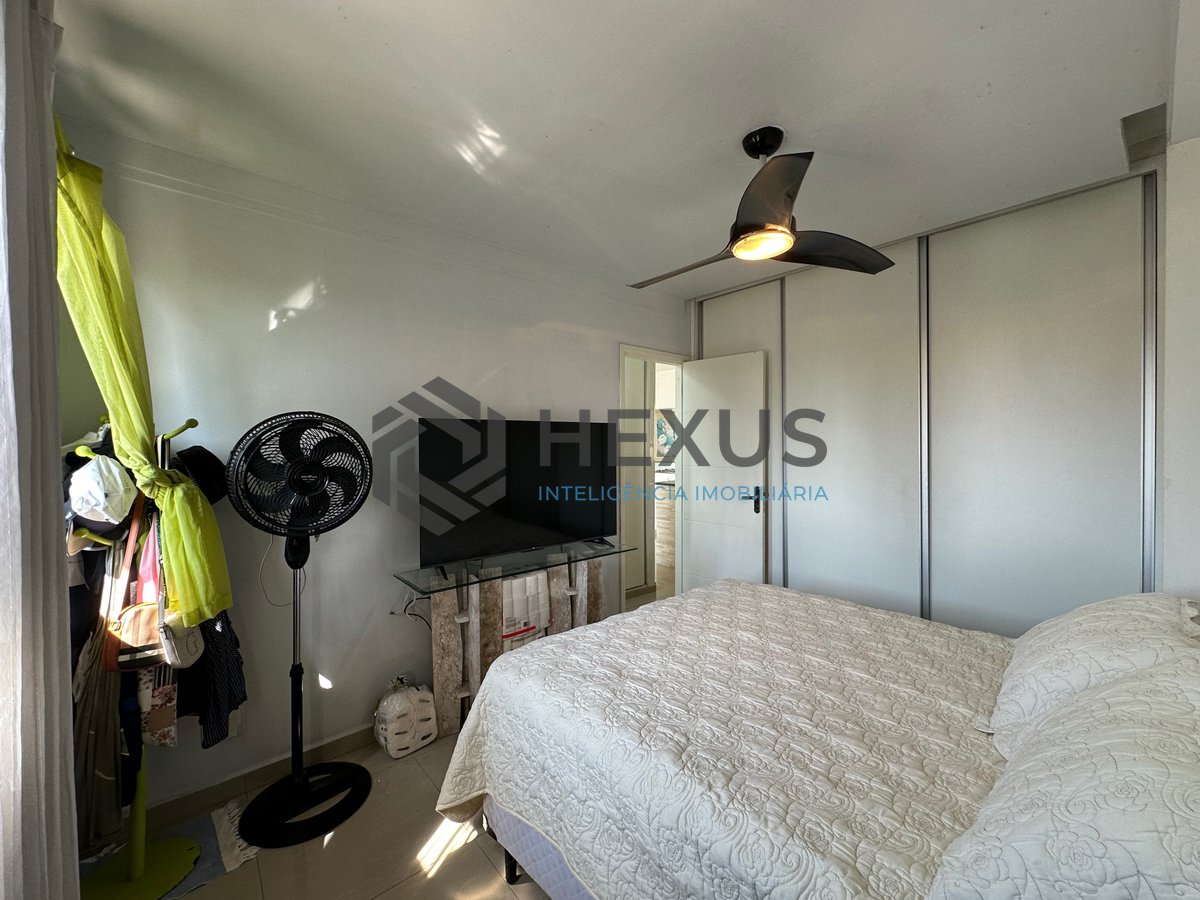 Foto 19 de Apartamento reformado com varanda vista mar e lazer a 500m da praia na Enseada, Guarujá