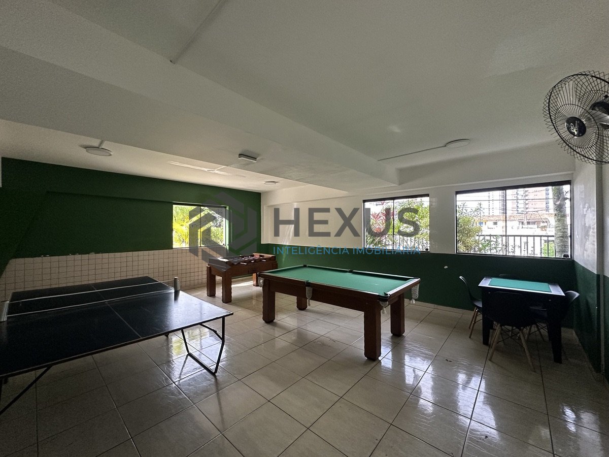 Foto 22 de Apartamento reformado com varanda vista mar e lazer a 500m da praia na Enseada, Guarujá