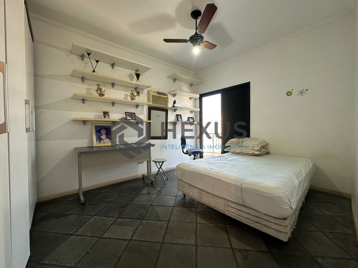 Foto 14 de Apartamento com varanda vista mar e lazer a 800m da praia na Enseada, Guarujá