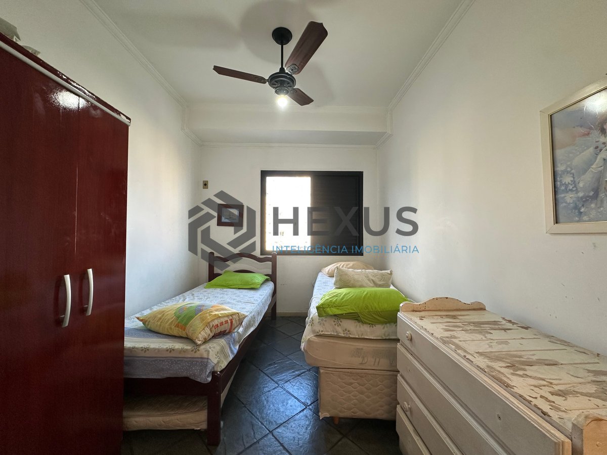 Foto 9 de Apartamento com varanda vista mar e lazer a 800m da praia na Enseada, Guarujá