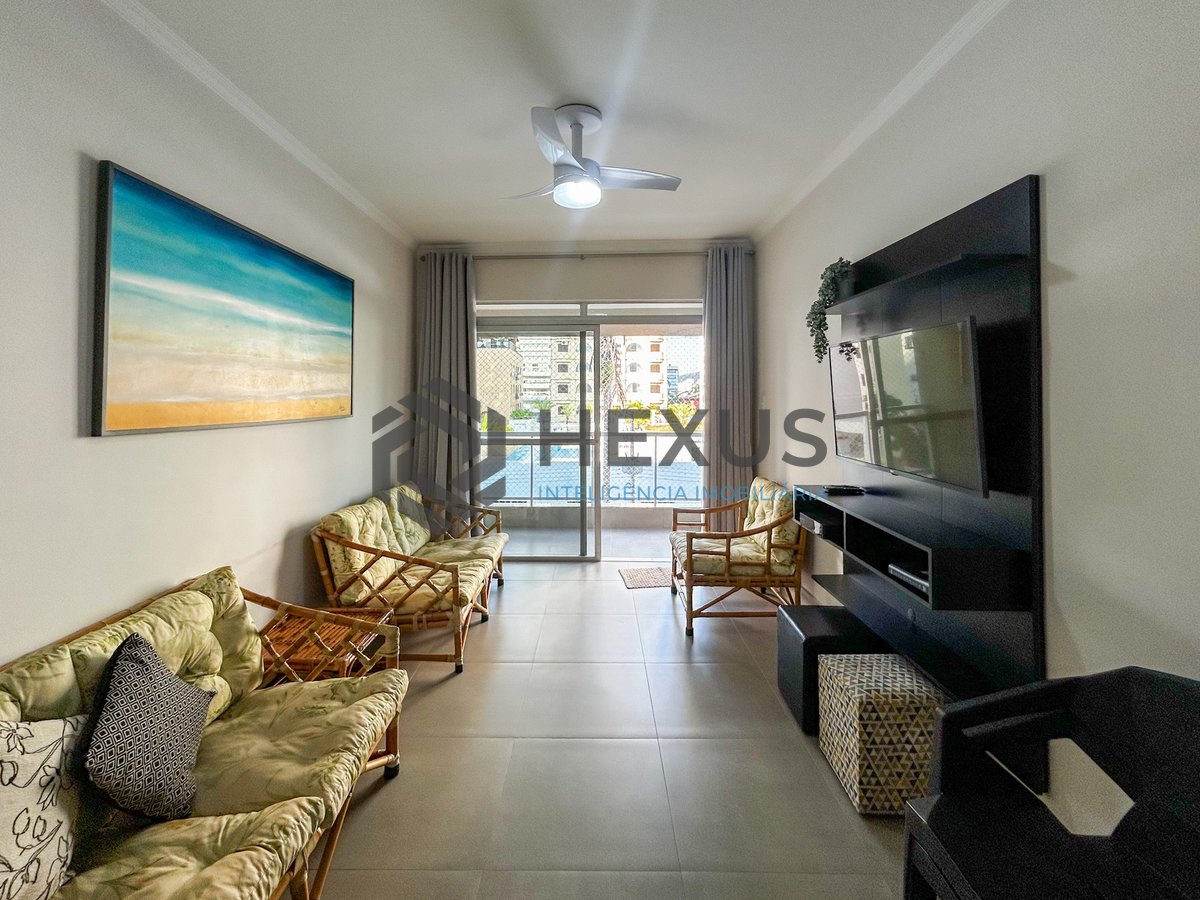 Foto 2 de Apartamento com varanda a 150m da praia na Enseada, Guarujá