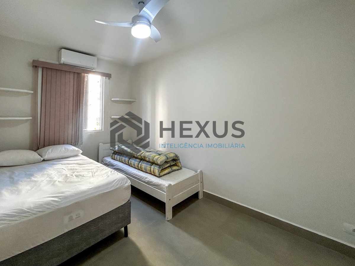 Foto 20 de Apartamento com varanda a 150m da praia na Enseada, Guarujá