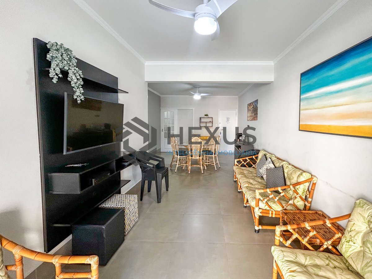 Foto 3 de Apartamento com varanda a 150m da praia na Enseada, Guarujá