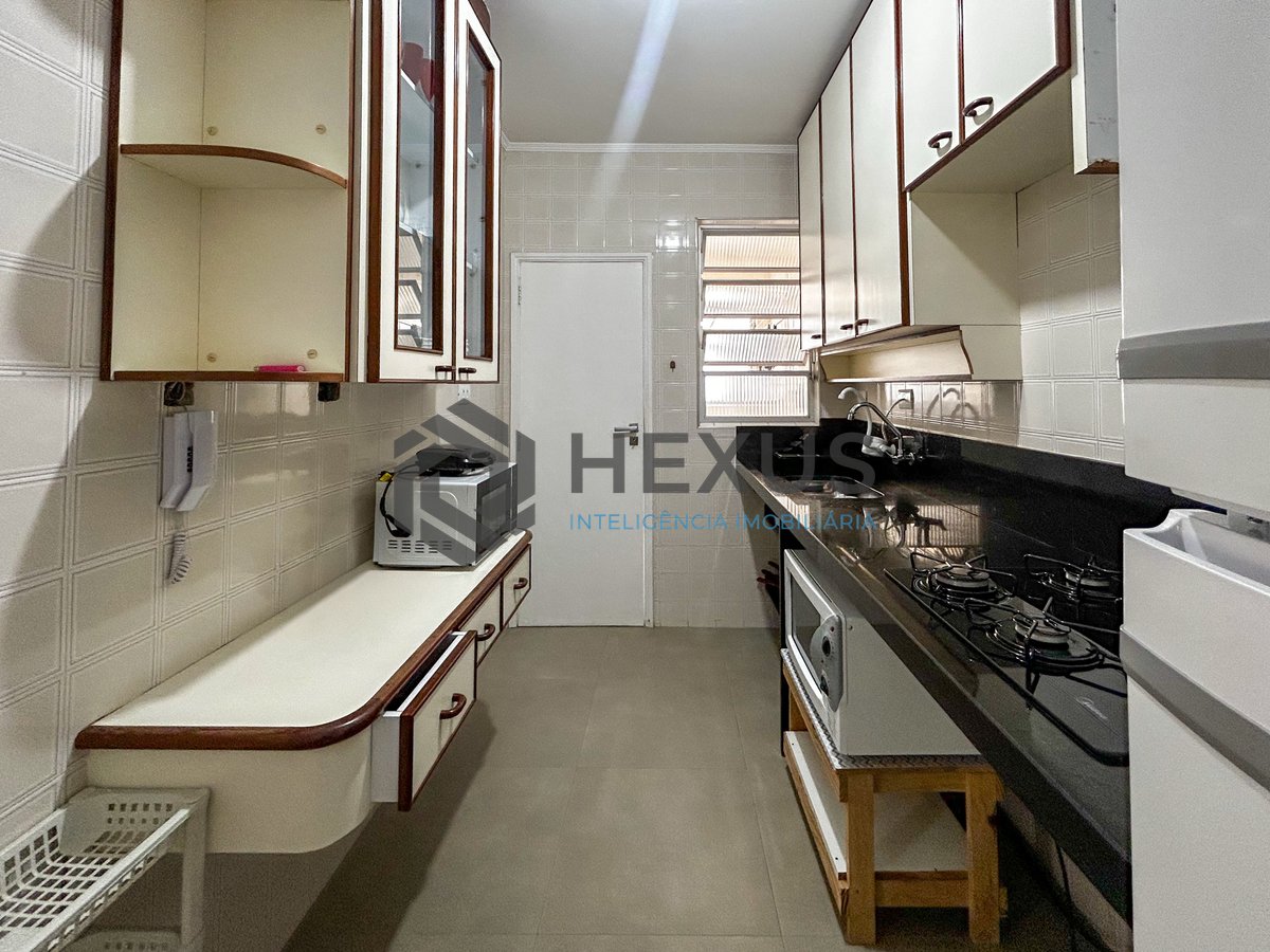 Foto 21 de Apartamento com varanda a 150m da praia na Enseada, Guarujá