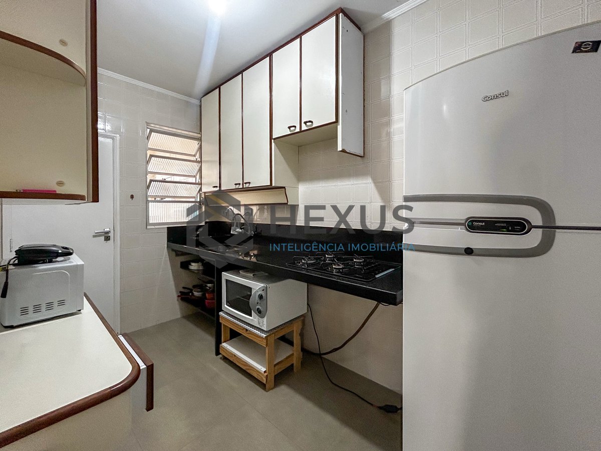Foto 22 de Apartamento com varanda a 150m da praia na Enseada, Guarujá