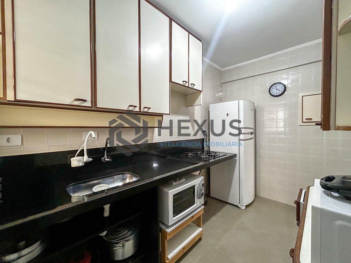 Foto 23 de Apartamento com varanda a 150m da praia na Enseada, Guarujá