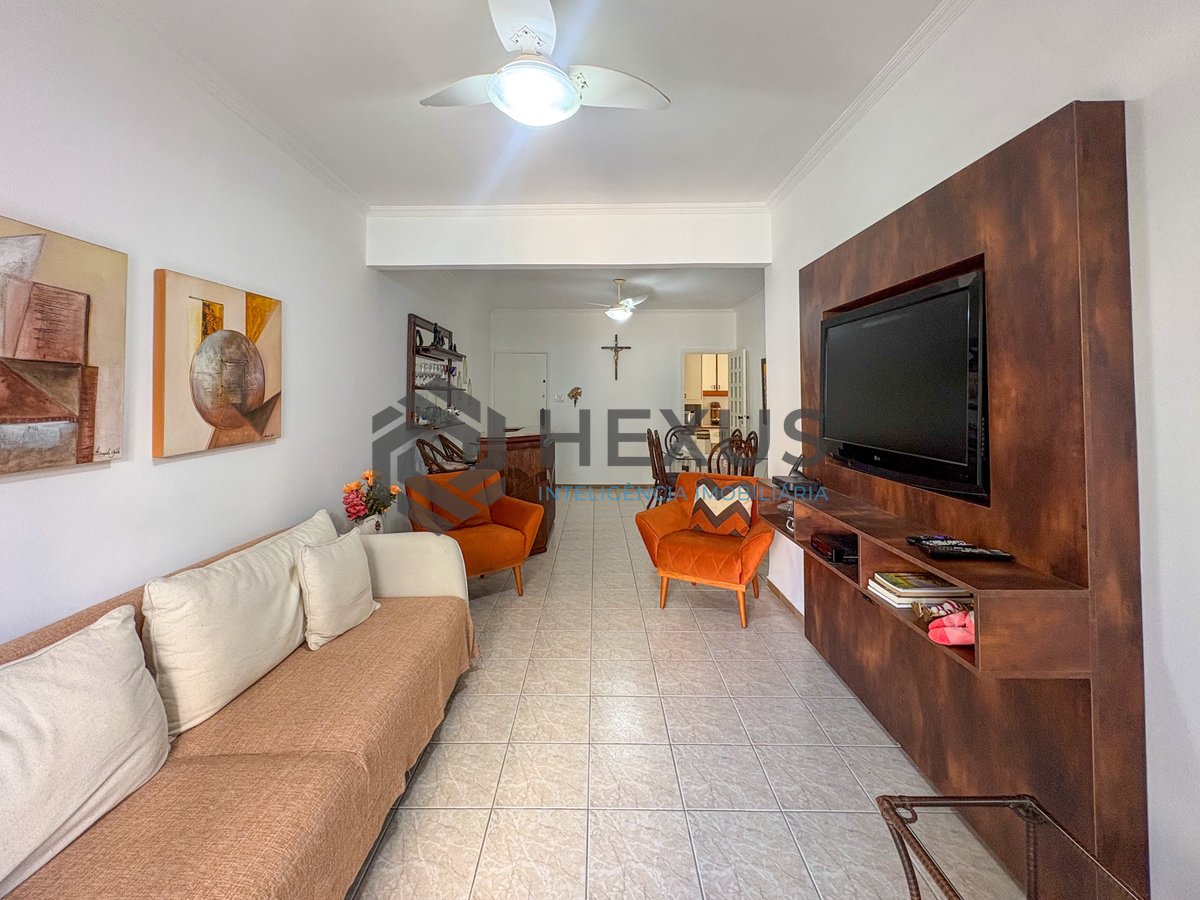 Foto 3 de Apartamento com varanda a 150m da praia na Enseada, Guarujá