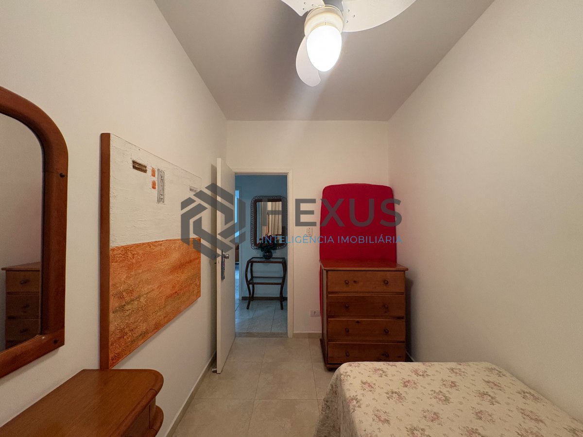 Foto 9 de Apartamento com varanda a 150m da praia na Enseada, Guarujá