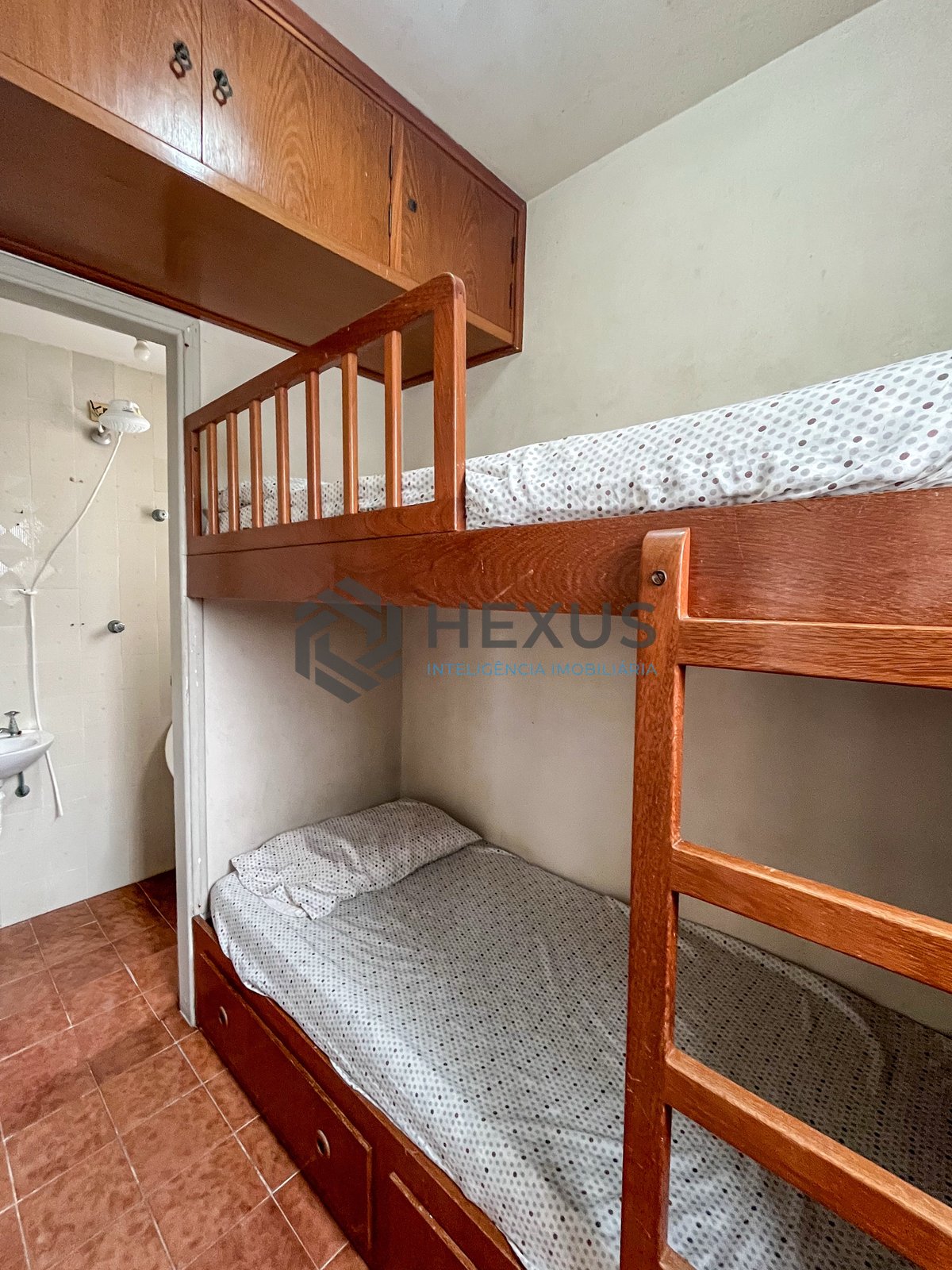 Foto 21 de Apartamento com varanda vista mar e lazer a 1 quadra da praia nas Pitangueiras, Guarujá