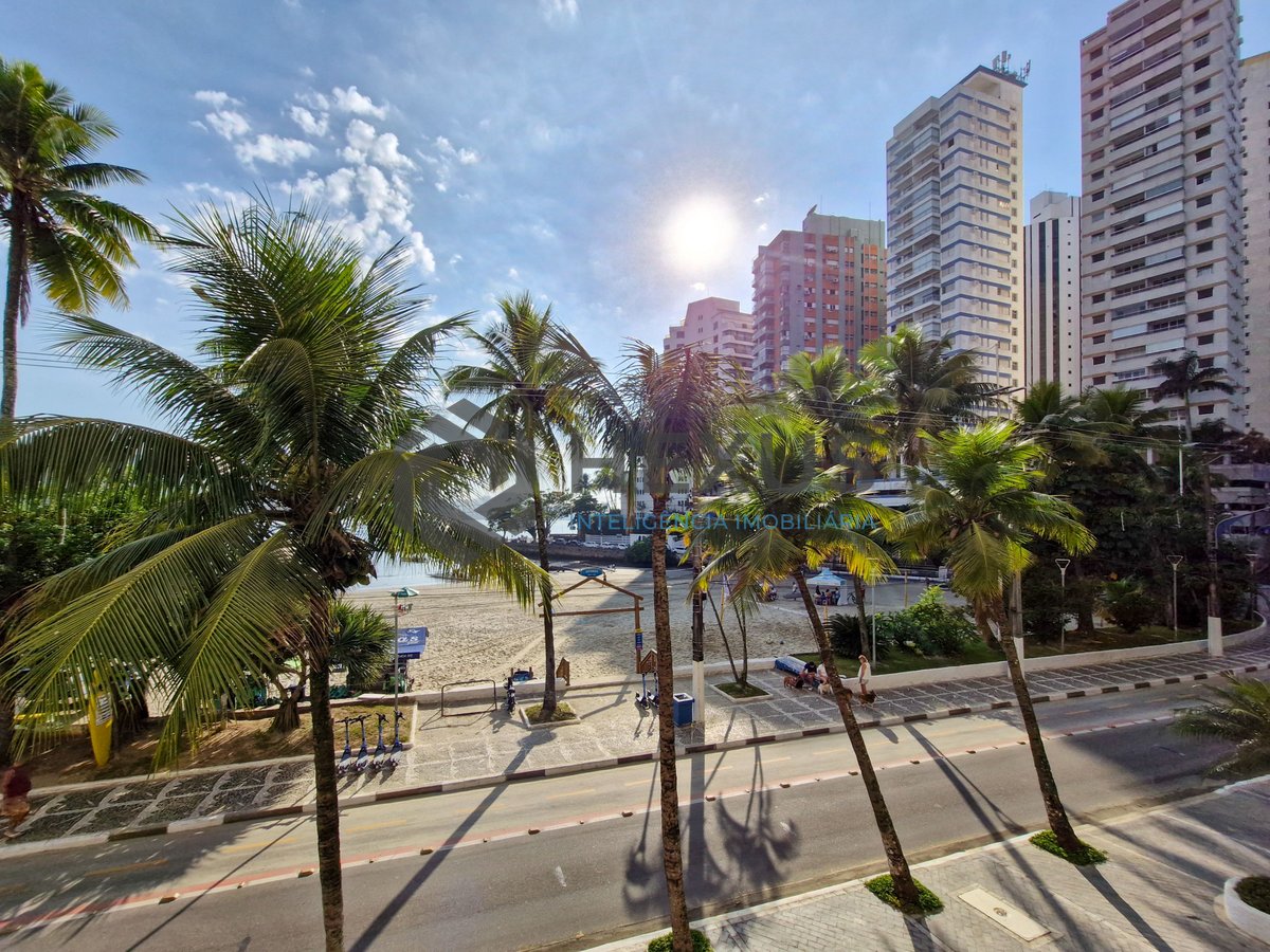 Foto 10 de Apartamento frente mar com varanda vista mar e lazer no Jardim Astúrias, Guarujá